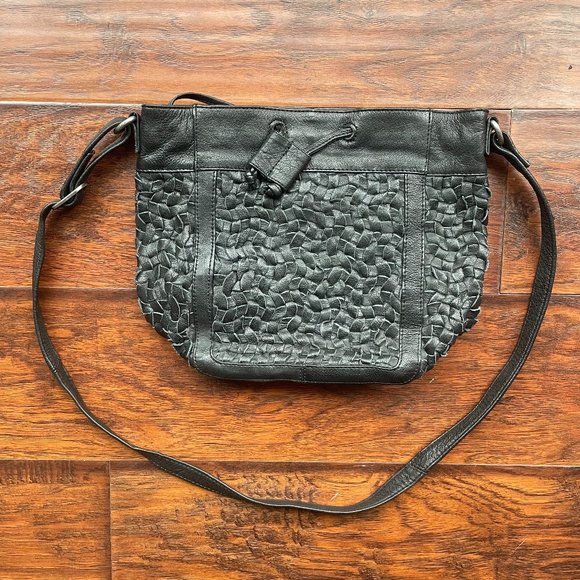 Day and Mood Crossbody Woven Handbag 100% Genuine Leather Bailee Bucket Bag - Picture 1 of 6